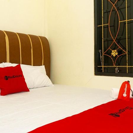 Reddoorz Near Sentani Airport Jayapura Hotel Buitenkant foto