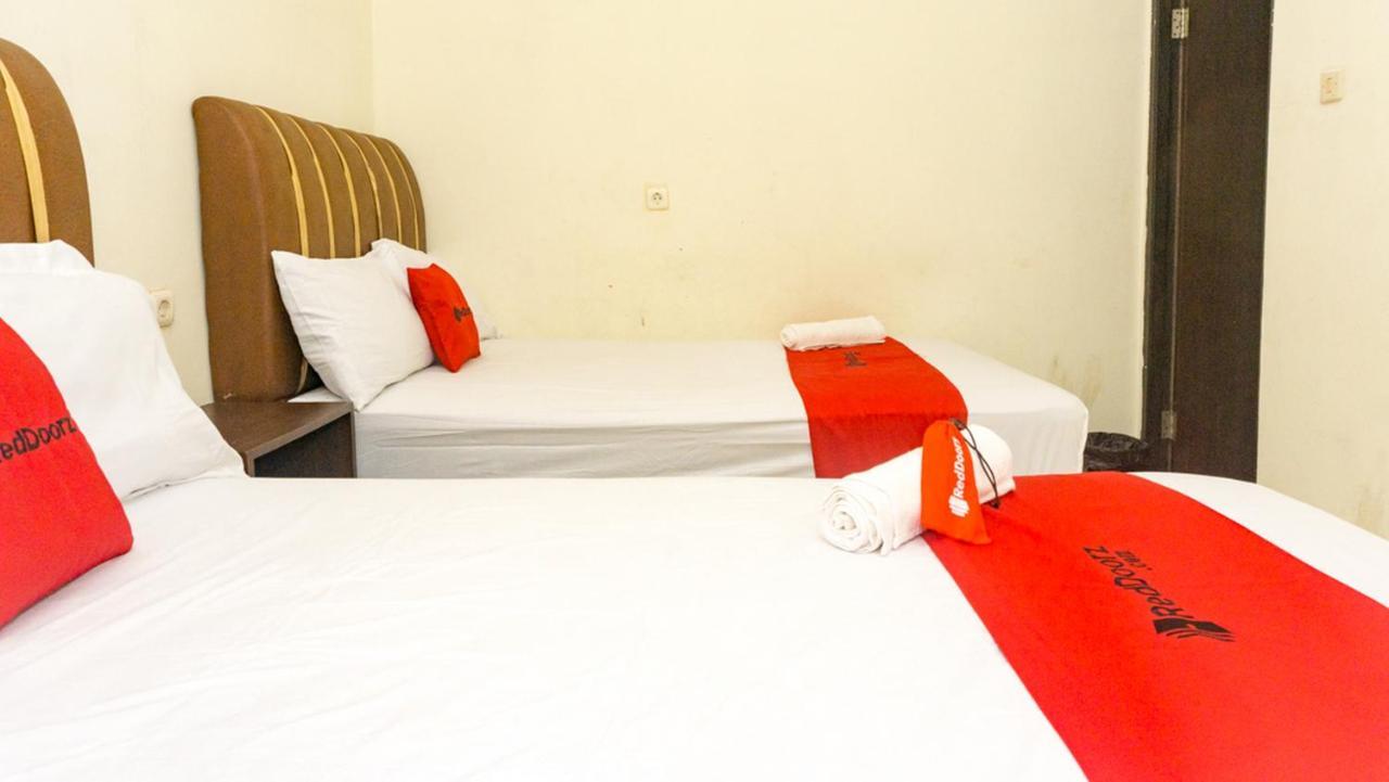 Reddoorz Near Sentani Airport Jayapura Hotel Buitenkant foto