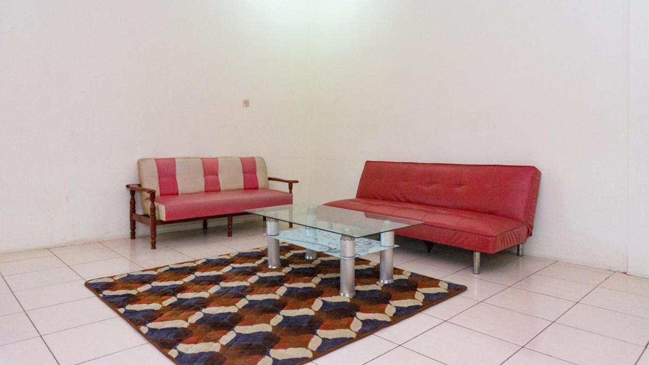 Reddoorz Near Sentani Airport Jayapura Hotel Buitenkant foto
