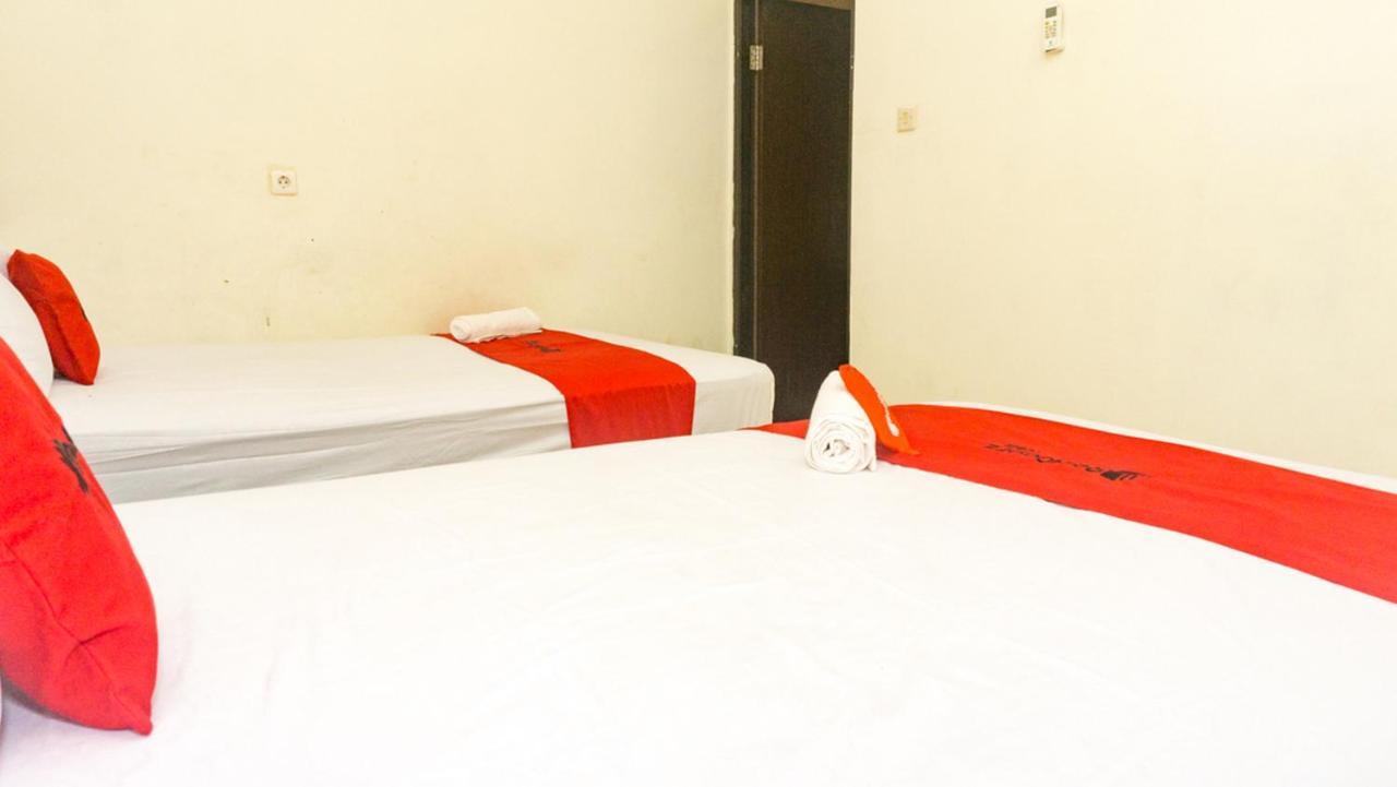 Reddoorz Near Sentani Airport Jayapura Hotel Buitenkant foto