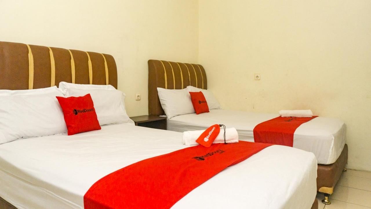 Reddoorz Near Sentani Airport Jayapura Hotel Buitenkant foto