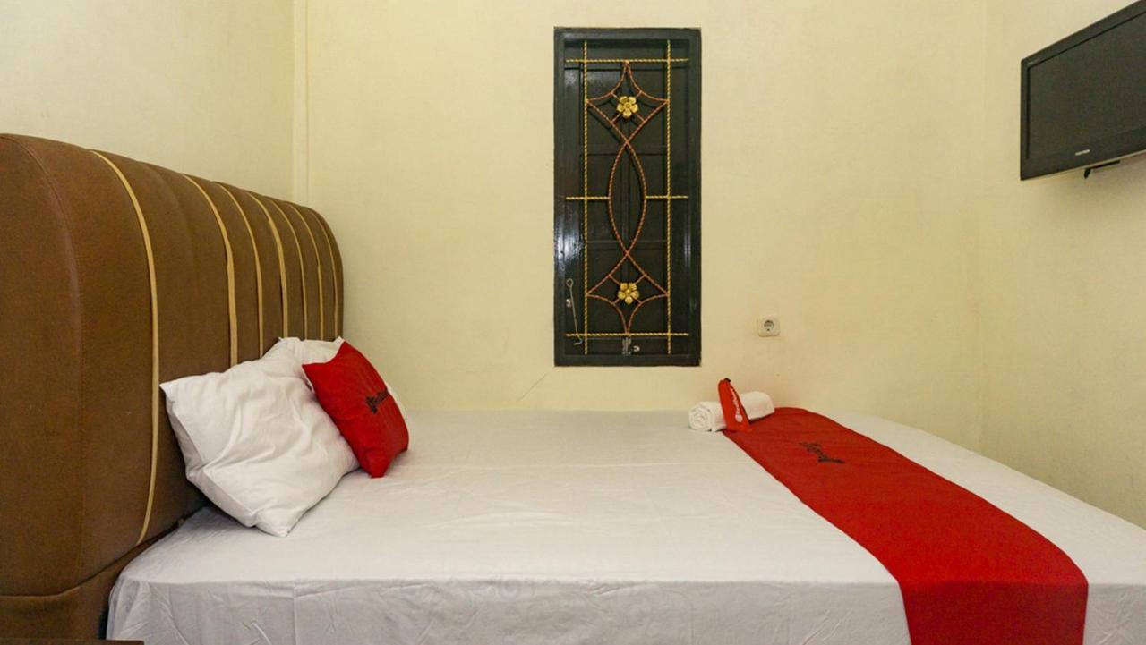 Reddoorz Near Sentani Airport Jayapura Hotel Buitenkant foto
