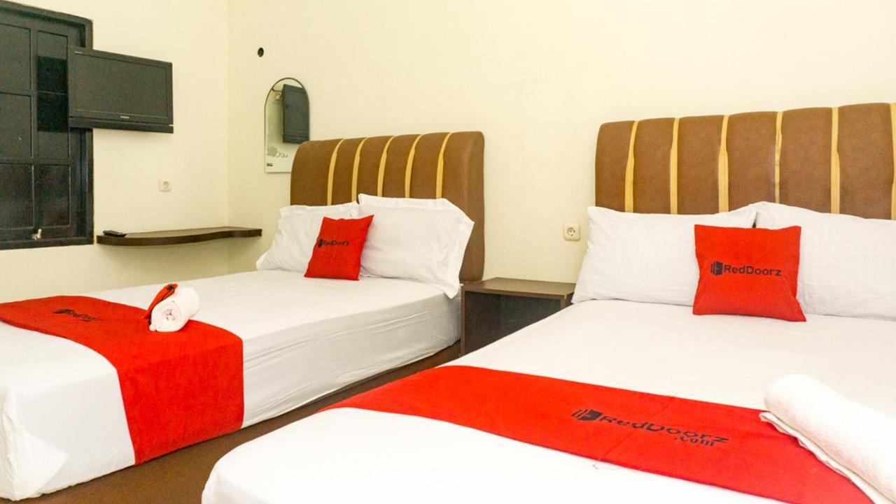 Reddoorz Near Sentani Airport Jayapura Hotel Buitenkant foto